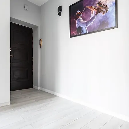 Quiet Koscielna Old Town Apartment