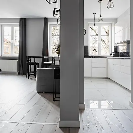 Quiet Koscielna Old Town Apartment *