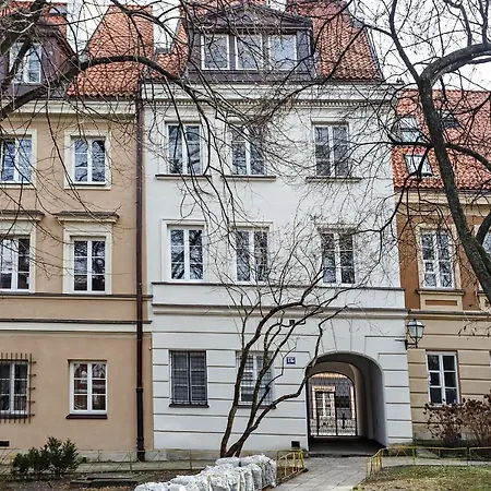 Quiet Koscielna Old Town Warsaw